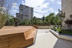 A2 Residence ahşap teras